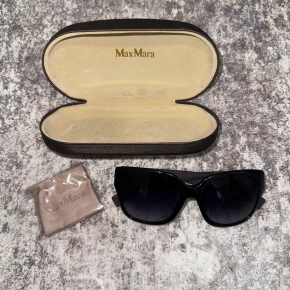 MaxMara Elegant Black Sunglasses max-mara-logo14-mm0063-01a-57-  main image 3